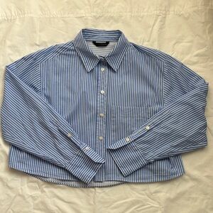 Zara Women's Blue and White Striped Cropped Blouse